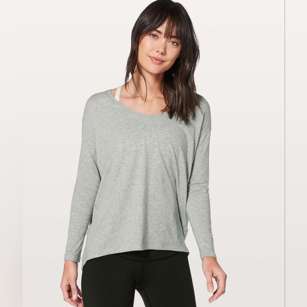 Lululemon Back In Action Long Sleeve VHeathered Core Light Grey Size 8